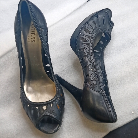 Guess Black Leather Platform Sandals Shoes Pumps with cut out design 4" Heels - Picture 3 of 9